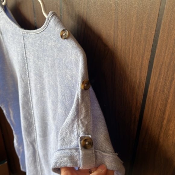 cable & gauge | Baby blue linen blend rolled sleeve top Women’s Size Small - Picture 4 of 8